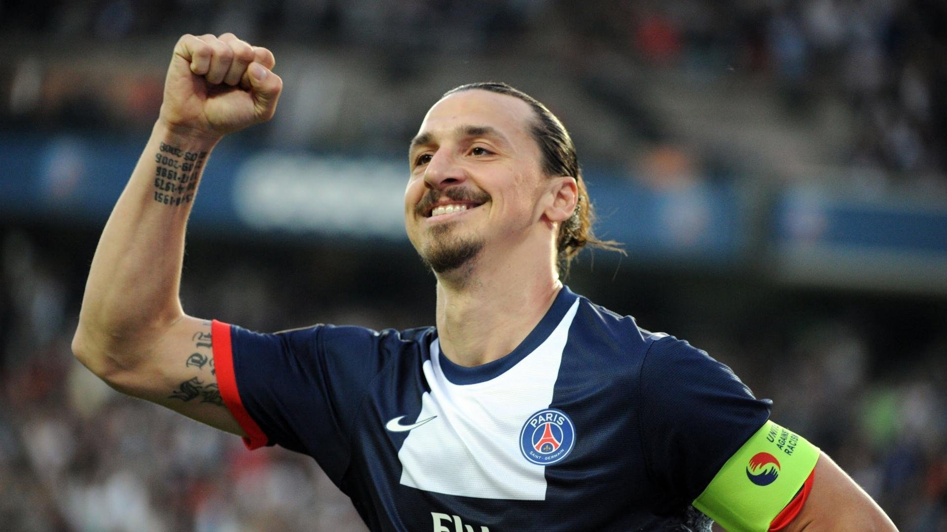 五大联赛是否广泛使用战术地图复盘跑位密度,五大联赛场地大小