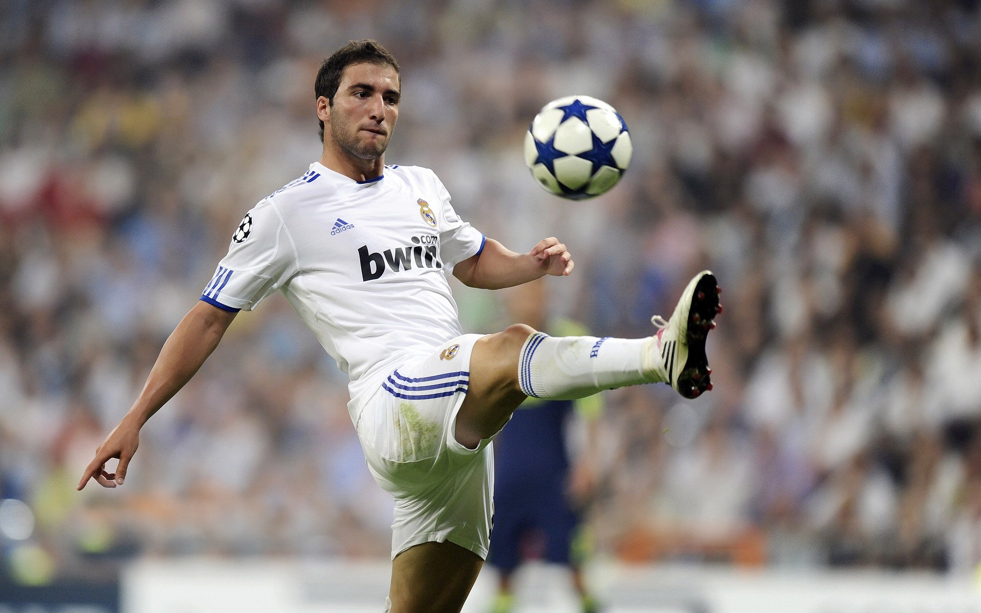 乐鱼电竞在线平台登录入口-1-0！一场小胜让中超争冠要乱，申花胜深圳！成都掉队海港2分领跑